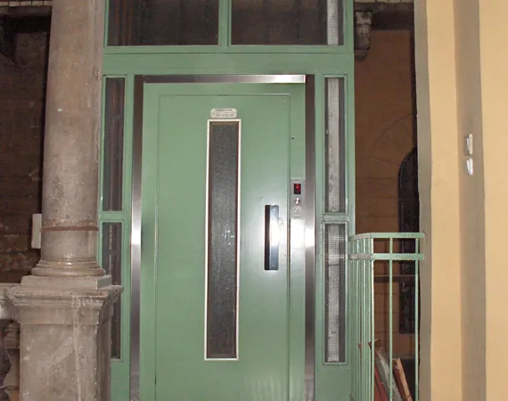 Lift door installation - modern design